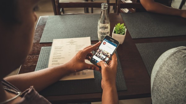 Mockup testing: Looking at a screen on a mobile phone